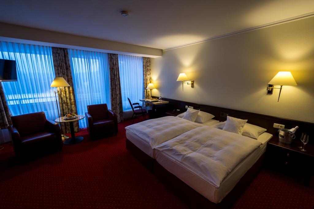 Sachsenwald Hotel Reinbek Exterior foto